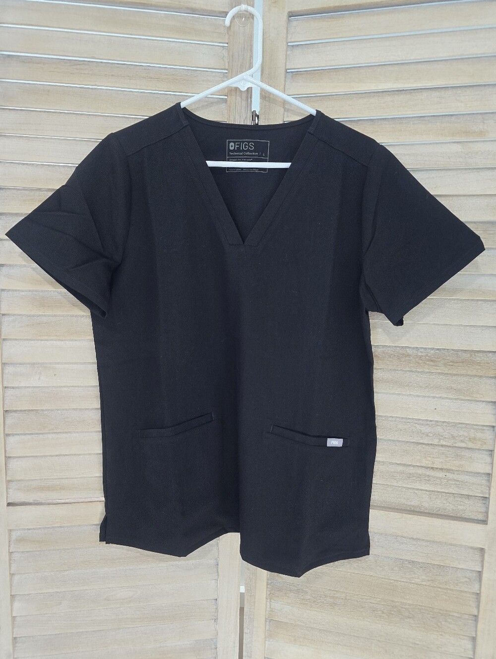 Figs Short Sleeve Black Technical Collection V-neck Shirt Women's Size Large